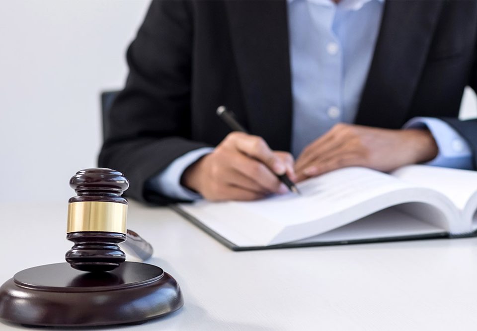 Peut-on solliciter un huissier de justice à Lyon pour constater un trouble de voisinage sonore ?