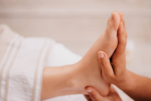 Est-ce qu’un podologue pour adultes à Lyon travaille avec des podomètres ou capteurs de pression pour affiner son analyse ?