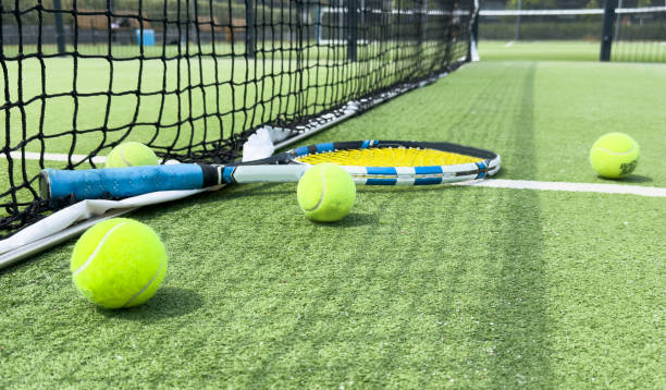 Une construction court de tennis gazon synthétique à Paris peut-elle accueillir des événements sportifs réguliers ?