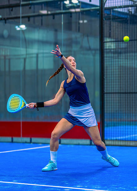 Quelle dalle prévoir pour une construction terrain de padel ?
