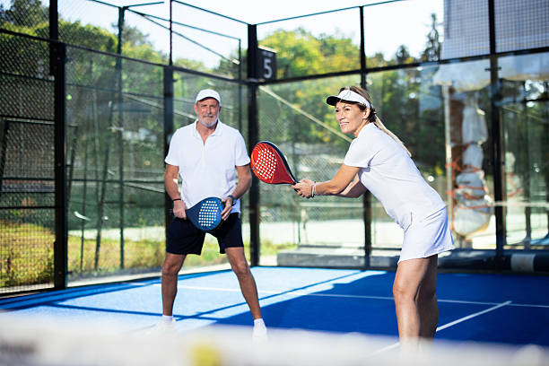 Quel revêtement de sol privilégier pour installer un terrain de pickleball destiné à une utilisation intensive ?